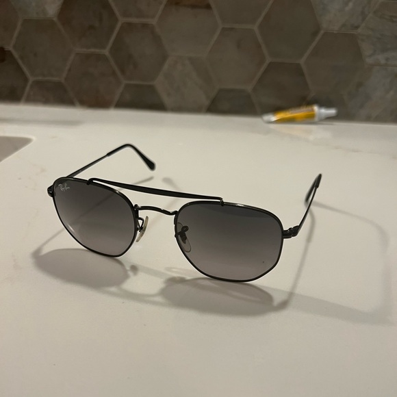Slick Ray-Ban Marshalls in Immaculate Shape for Sale. - Picture 2 of 6